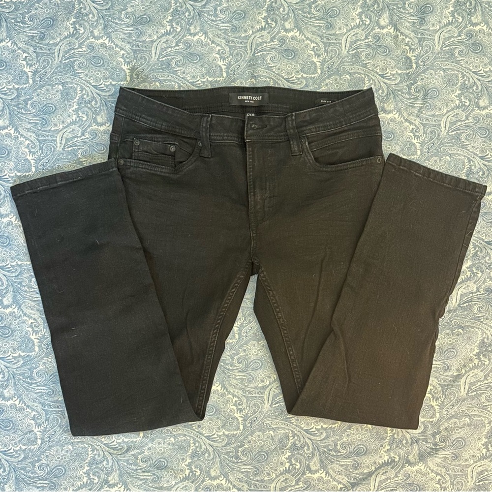 Men’s size 32x30 slim fit jeans in black by Kenneth Cole